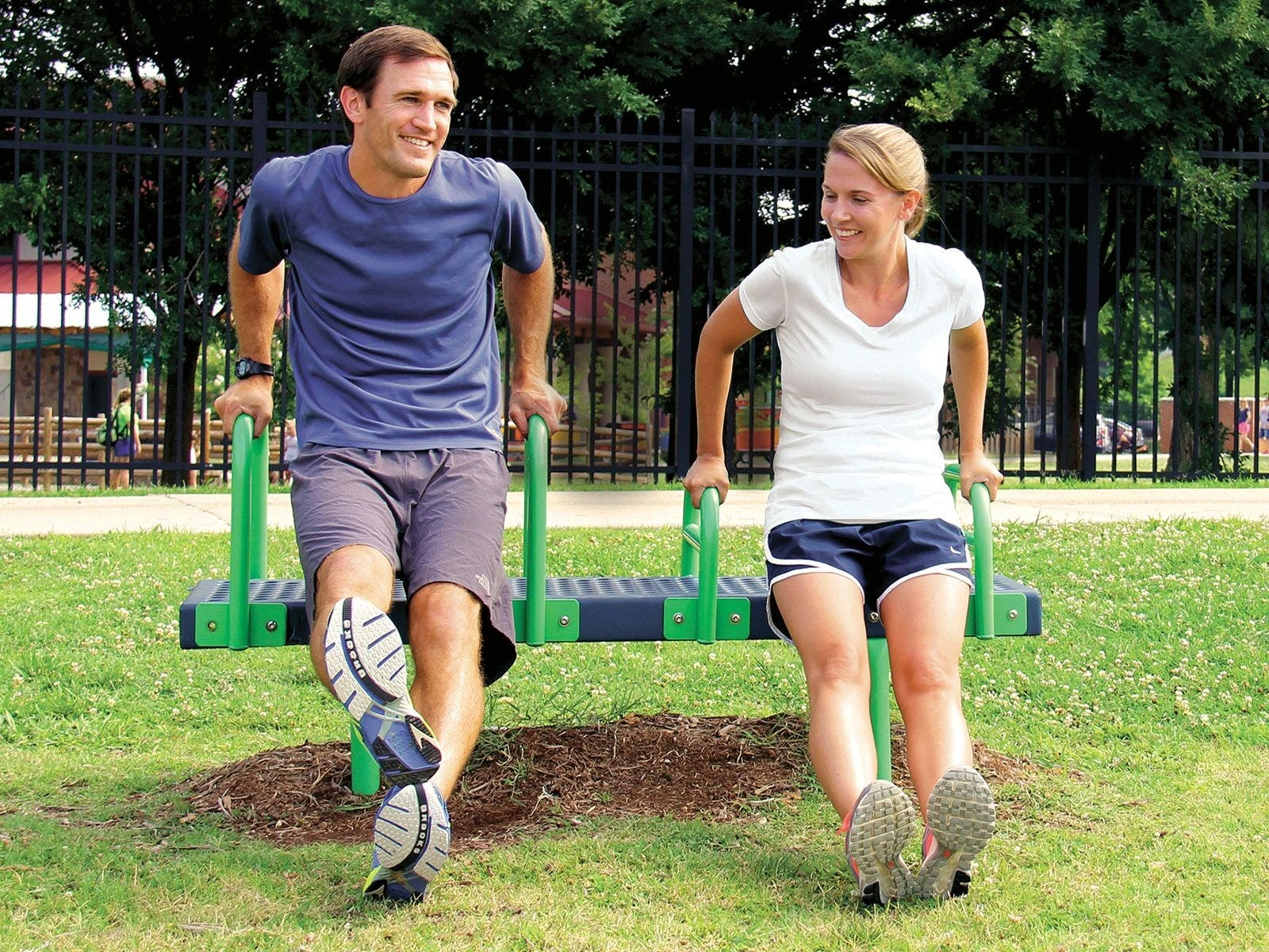 Outdoor Fitness Bench Dip